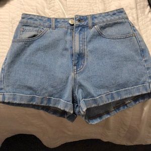 PacSun “mom shorts”